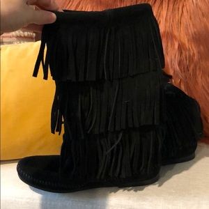 Minnetonka black fringe boots